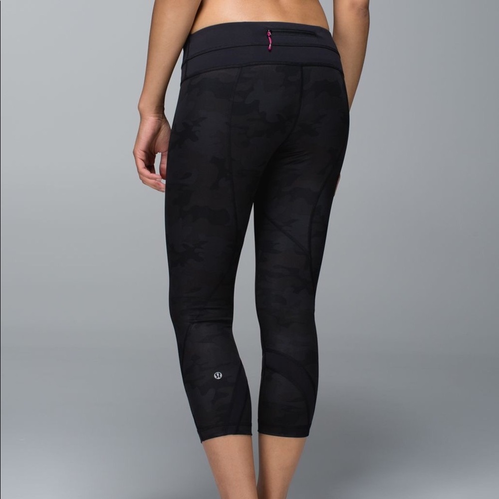 Black Camo Capri Leggings